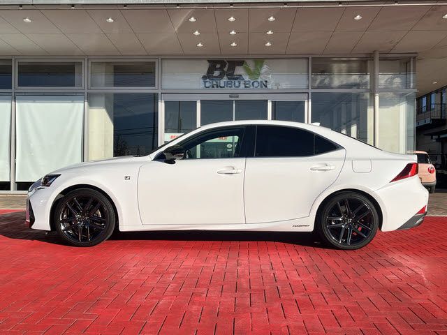 TOYOTA LEXUS IS300h 2018