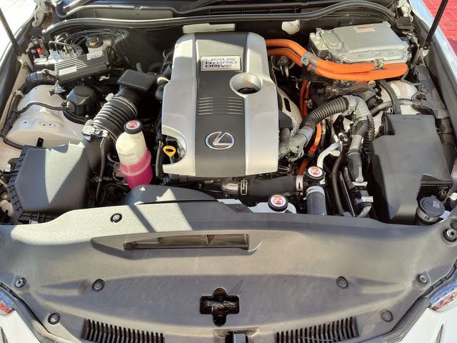 TOYOTA LEXUS IS300h 2018