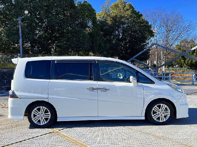 HONDA STEPWAGON SPADA 2009