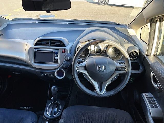 HONDA FIT HYBRID 2011