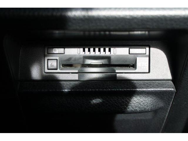 TOYOTA VOXY HYBRID 2017