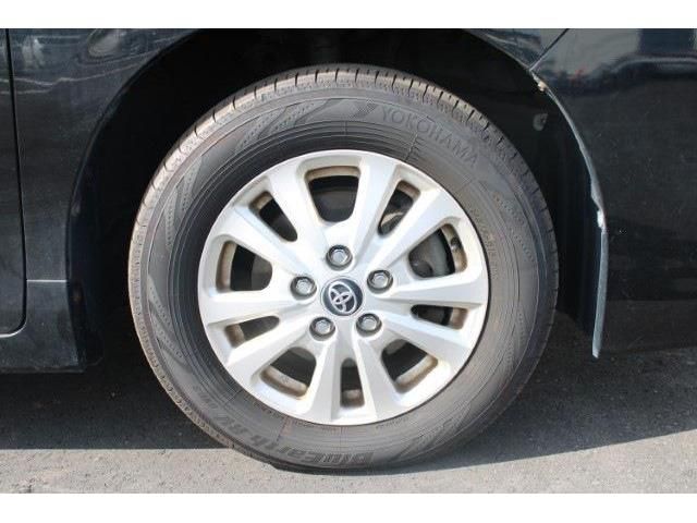 TOYOTA VOXY HYBRID 2017