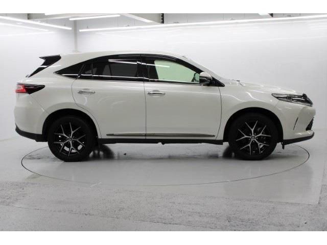 TOYOTA HARRIER 2WD 2019