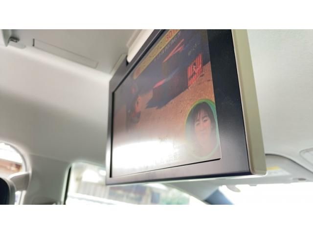 TOYOTA VOXY HYBRID 2014