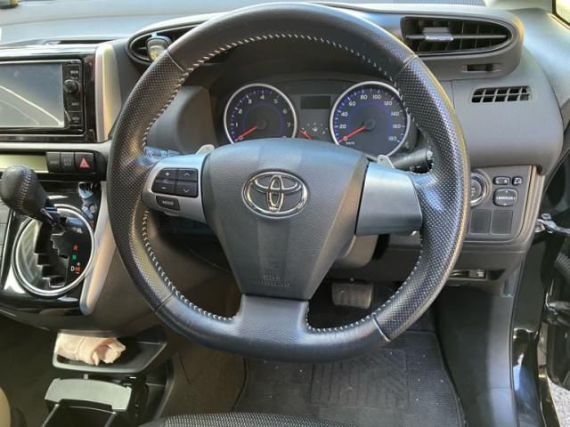 TOYOTA WISH 2016