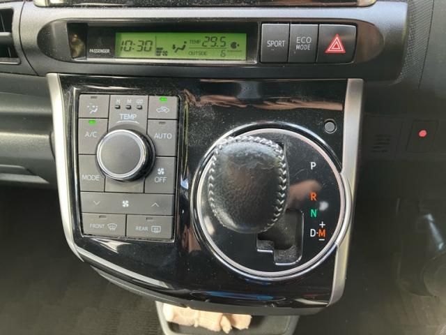 TOYOTA WISH 2016