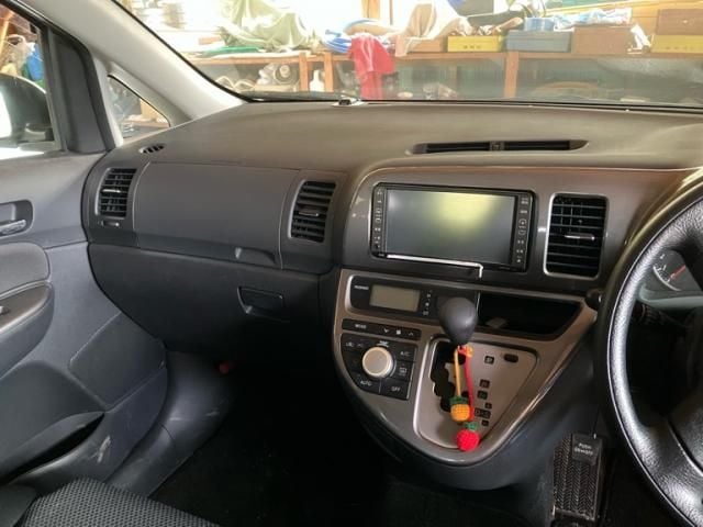 TOYOTA WISH 2008