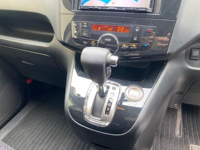 NISSAN SERENA  S-HYBRID 2013