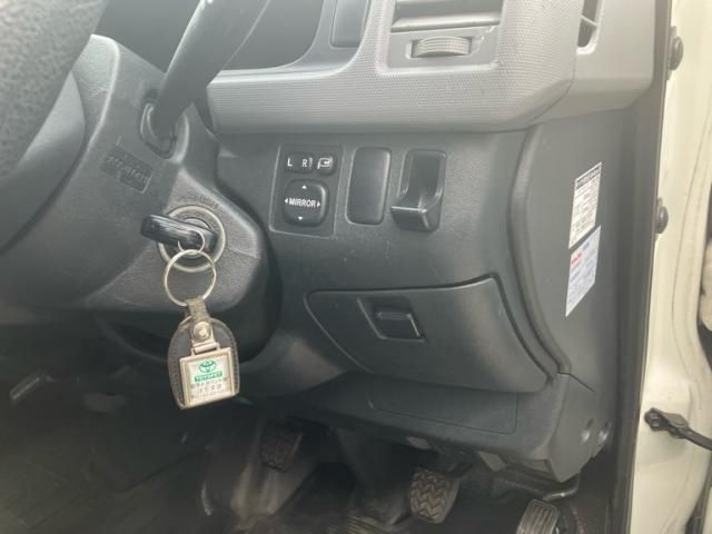 TOYOTA HIACE van 4WD 2012