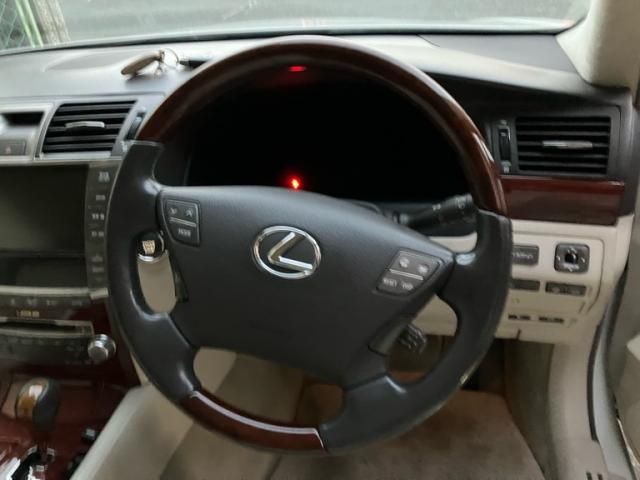 TOYOTA LEXUS LS460 2011