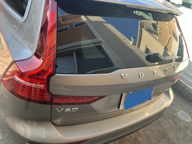 VOLVO VOLVO V60 2021