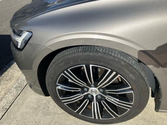 VOLVO VOLVO V60 2021