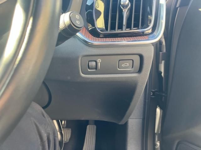 VOLVO VOLVO V60 2021