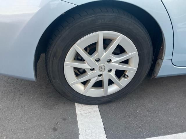 TOYOTA PRIUS Alpha 2011