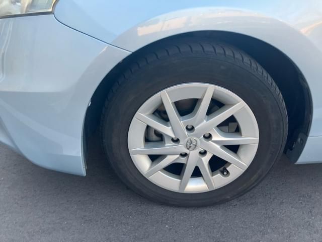 TOYOTA PRIUS Alpha 2011