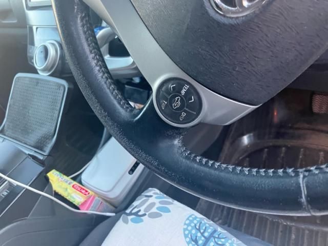 TOYOTA PRIUS Alpha 2011