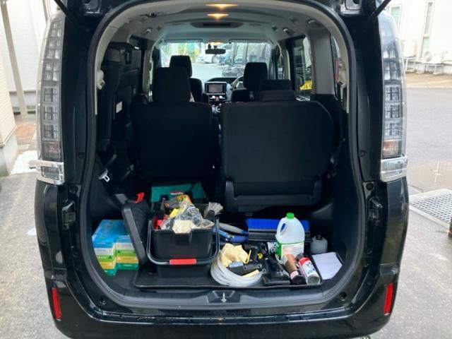 TOYOTA VOXY HYBRID 2015