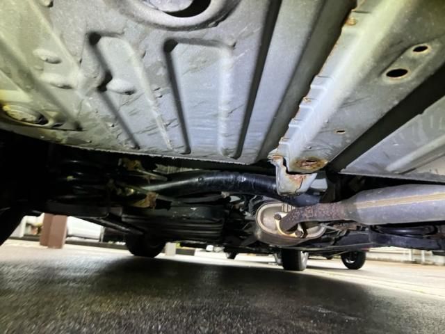 TOYOTA VOXY HYBRID 2015