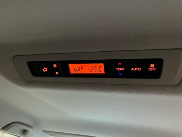 TOYOTA VOXY HYBRID 2015