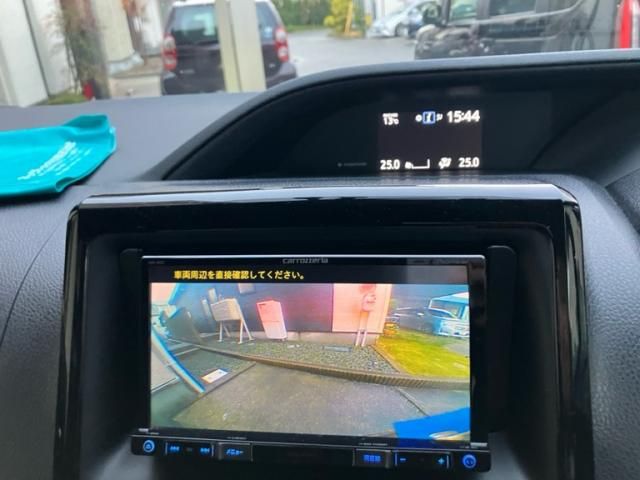 TOYOTA VOXY HYBRID 2015