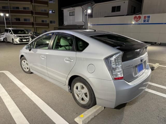 TOYOTA PRIUS 2010