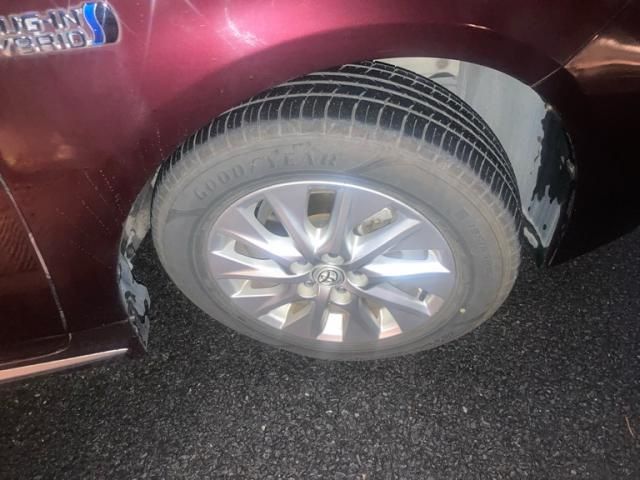 TOYOTA PRIUS PHV 2014