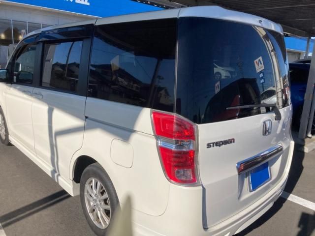 HONDA STEPWAGON 2010