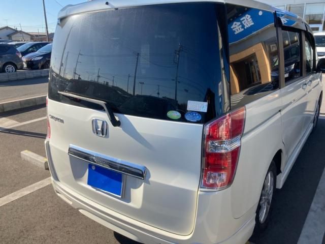 HONDA STEPWAGON 2010