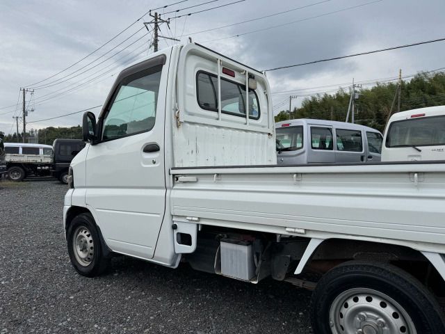 NISSAN NT100 CLIPPER 2011