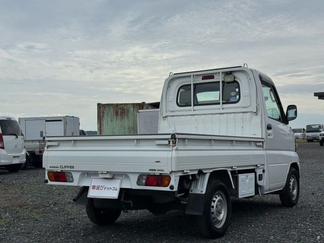 NISSAN NT100 CLIPPER 2011