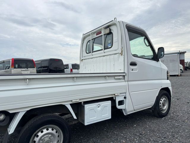 NISSAN NT100 CLIPPER 2011