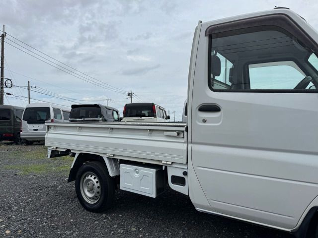 NISSAN NT100 CLIPPER 2011