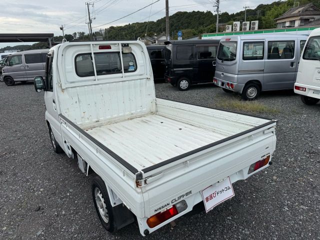 NISSAN NT100 CLIPPER 2011