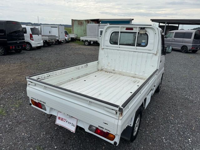 NISSAN NT100 CLIPPER 2011