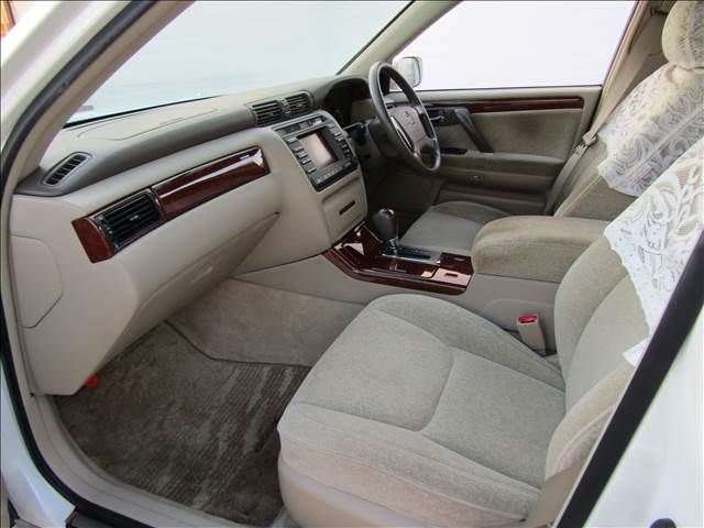 TOYOTA CROWN sedan 2002