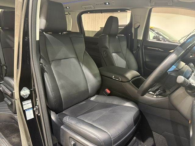 TOYOTA ALPHARD hybrid 4WD 2019