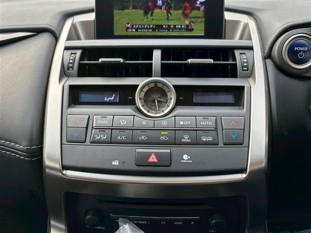 TOYOTA LEXUS NX300h 2016