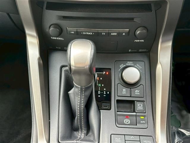 TOYOTA LEXUS NX300h 2016