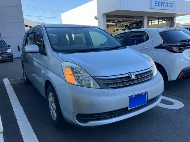 TOYOTA Isis 2005