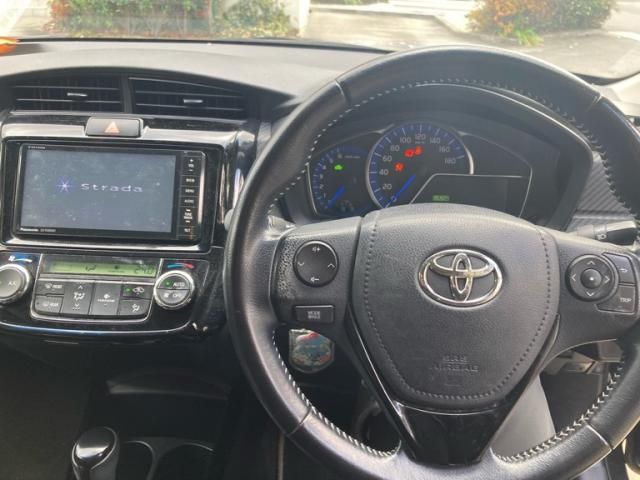 TOYOTA COROLLA FIELDER HYBRID 2015