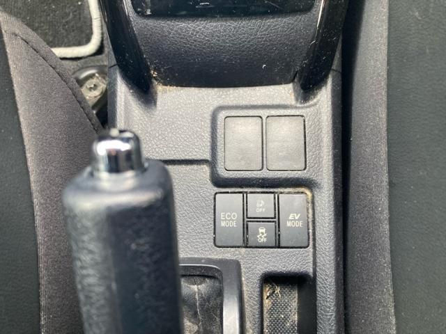 TOYOTA COROLLA FIELDER HYBRID 2015