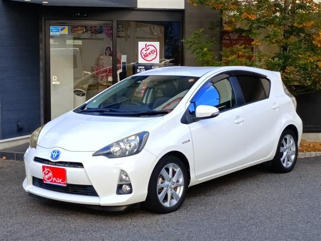 TOYOTA AQUA 2013