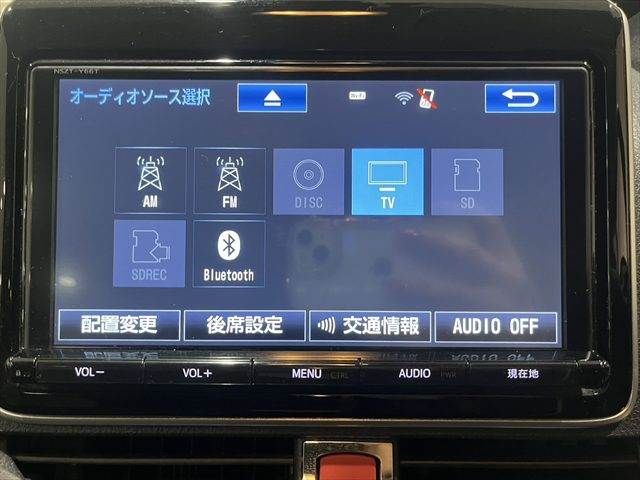 TOYOTA VOXY HYBRID 2017