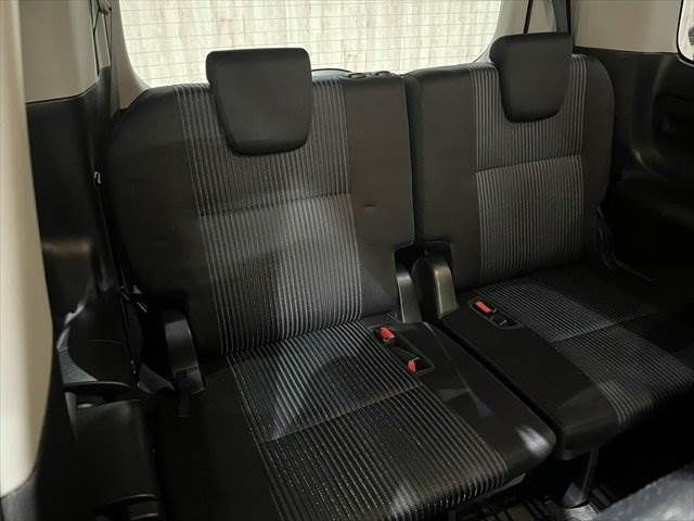 TOYOTA VOXY HYBRID 2017