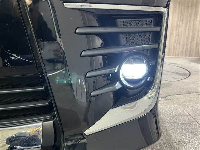 TOYOTA VOXY HYBRID 2017