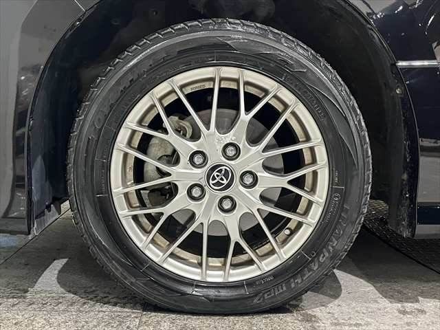 TOYOTA VOXY HYBRID 2017