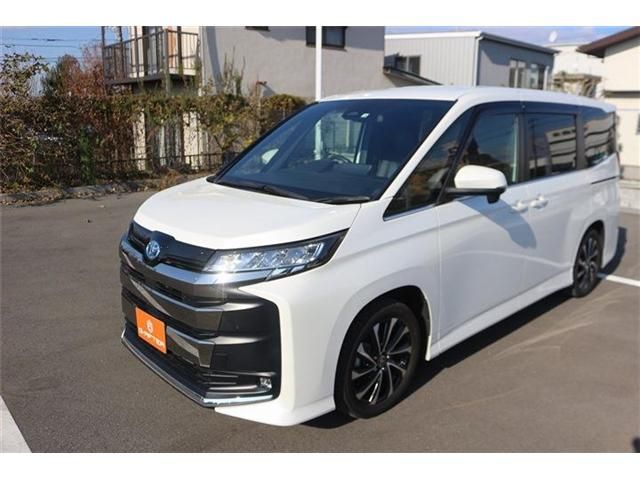 TOYOTA NOAH HYBRID 2022