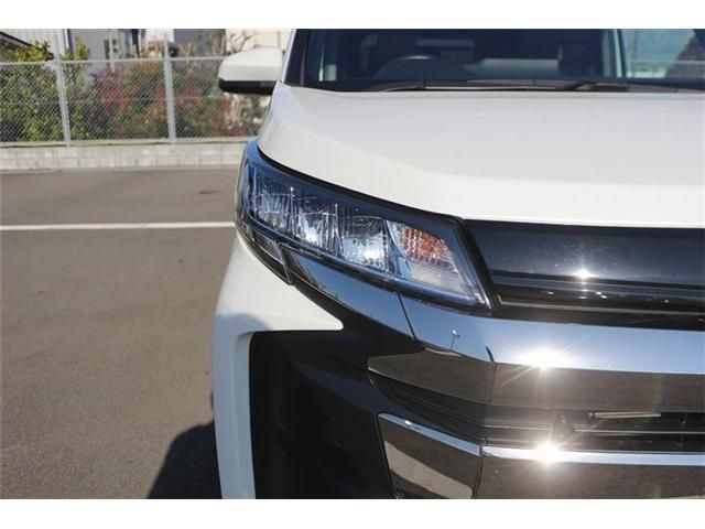 TOYOTA NOAH HYBRID 2022