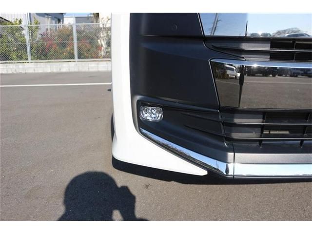 TOYOTA NOAH HYBRID 2022