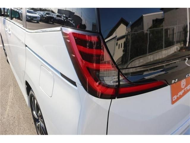 TOYOTA NOAH HYBRID 2022